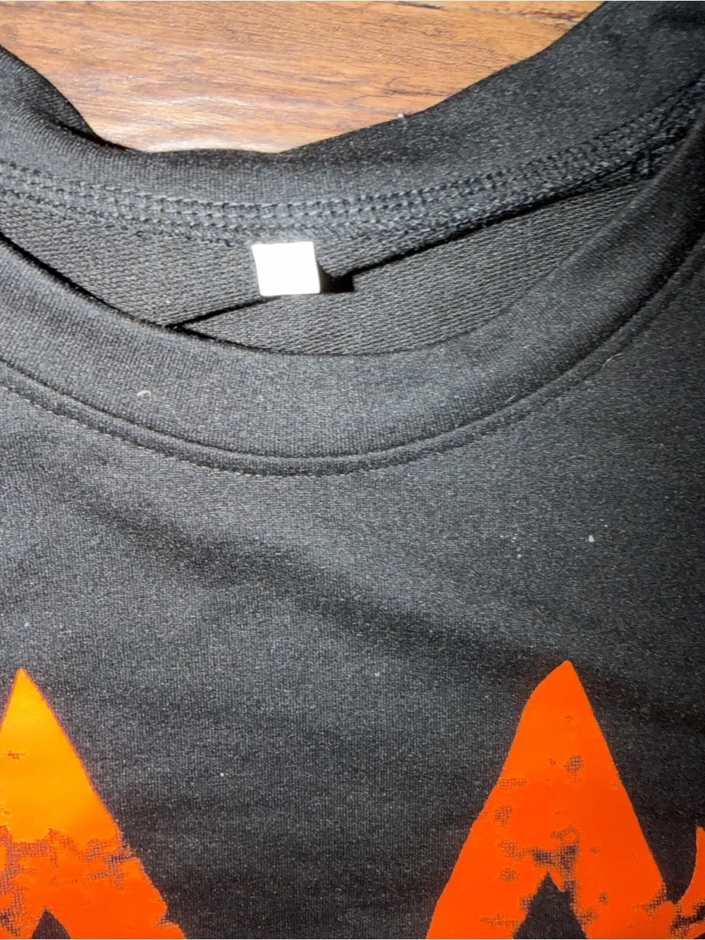 Source Unknown black sweatshirt